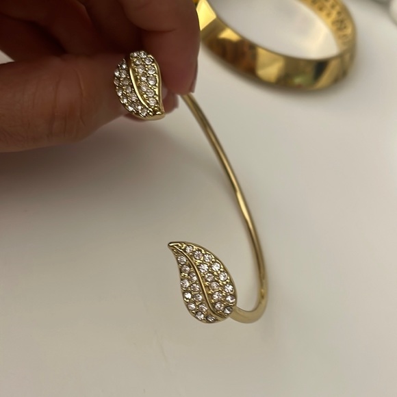 Jewelry - NRO Gold-tone Bracelet